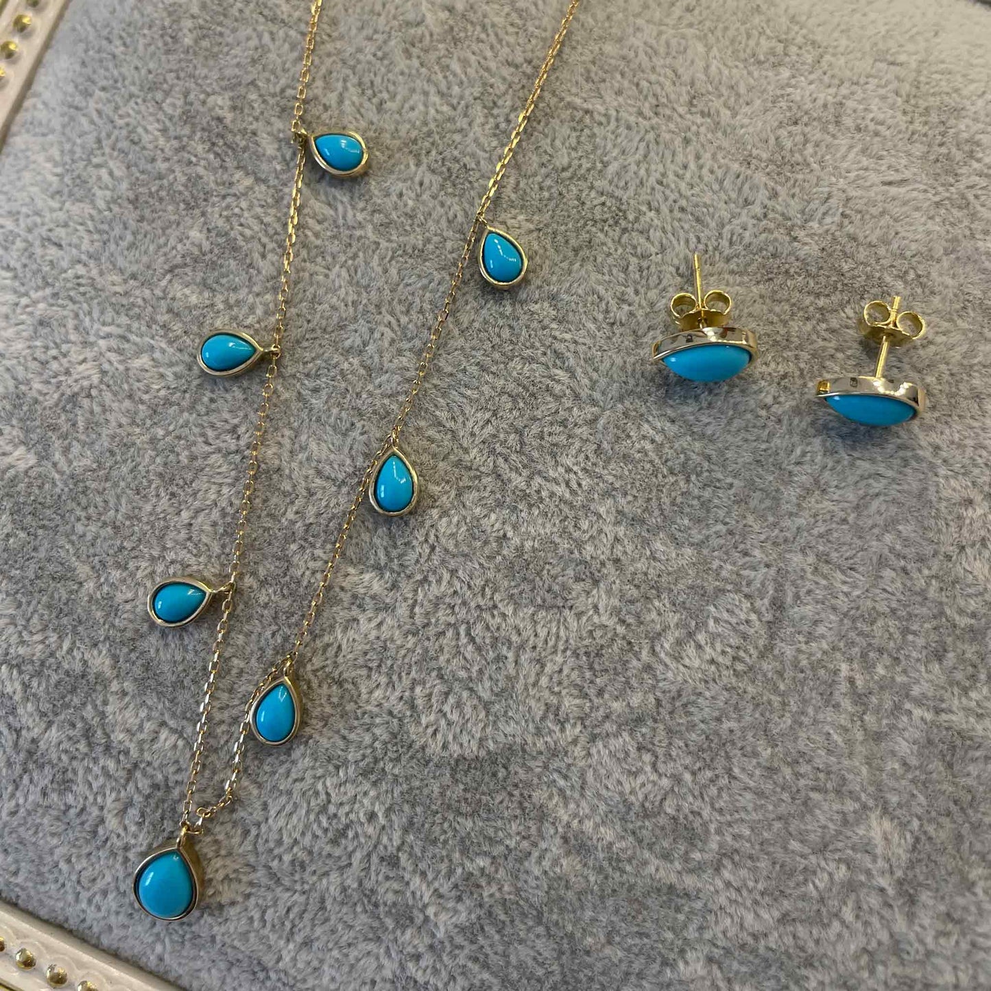 Load image into Gallery viewer, Sabine&amp;#39;s Blue Hues Droplet Necklace - Oria.jewelry
